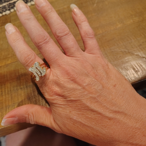 Elegant 18K GE Gold Tone Women's Ring Letter M - Picture 3 of 7